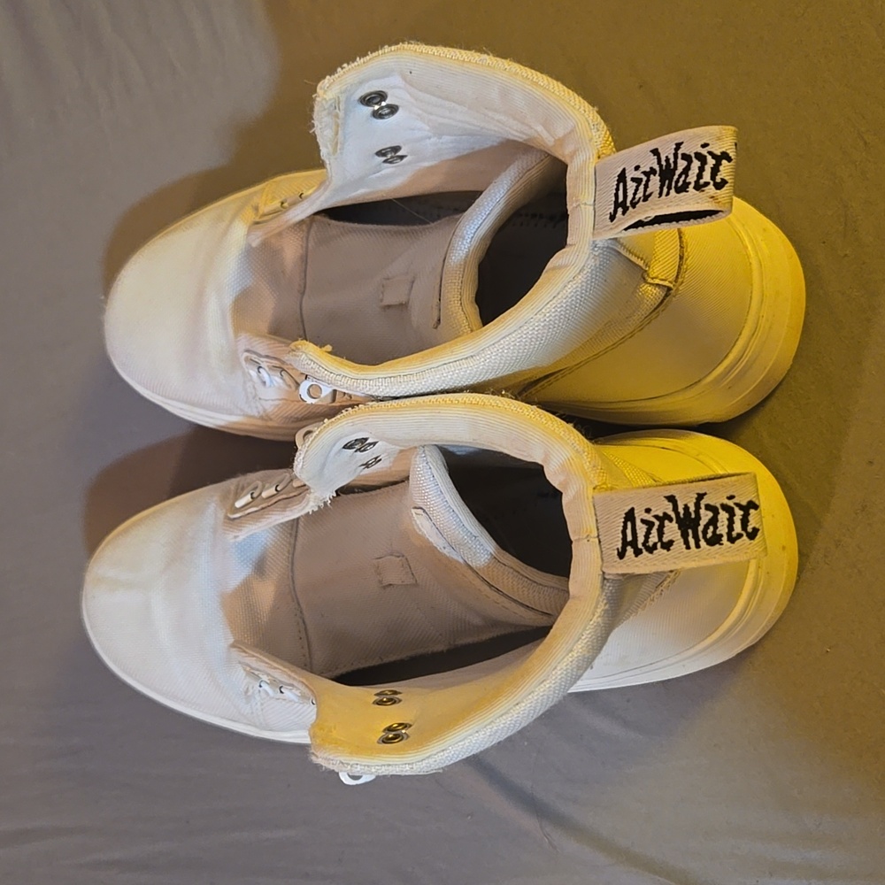 Dr. Martens White Combs Boot - Picture 3 of 5